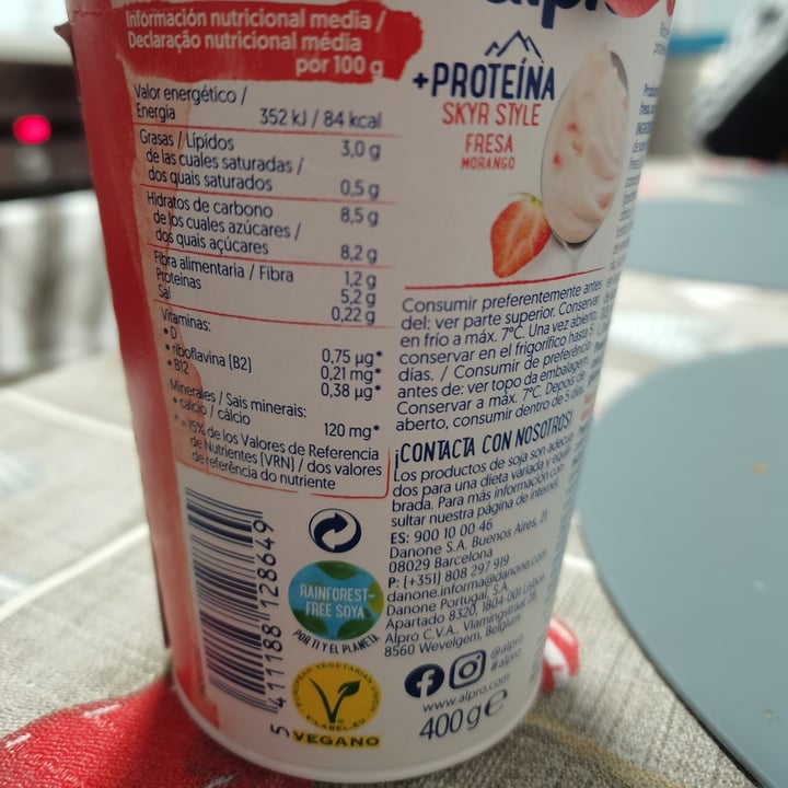 photo of Alpro Fresa Morango Soja Skyr Style High Protein shared by @anabc3 on  25 Nov 2021 - review