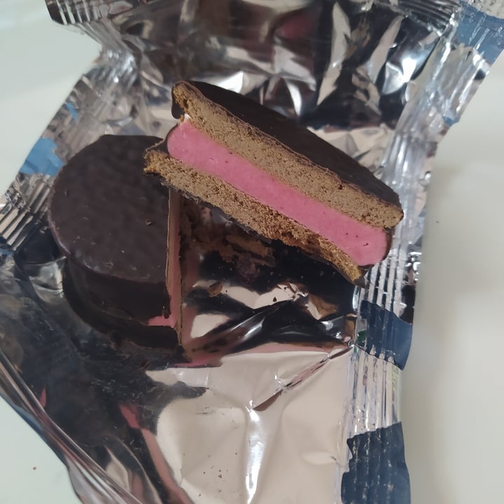 photo of Un Rincón Vegano Alfajor de Frutos del Bosque shared by @juchambon on  23 May 2020 - review