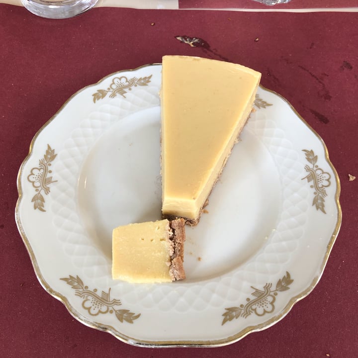 photo of Antica Casa Rava cheesecake alla Pesca shared by @liatraballero on  19 Aug 2022 - review