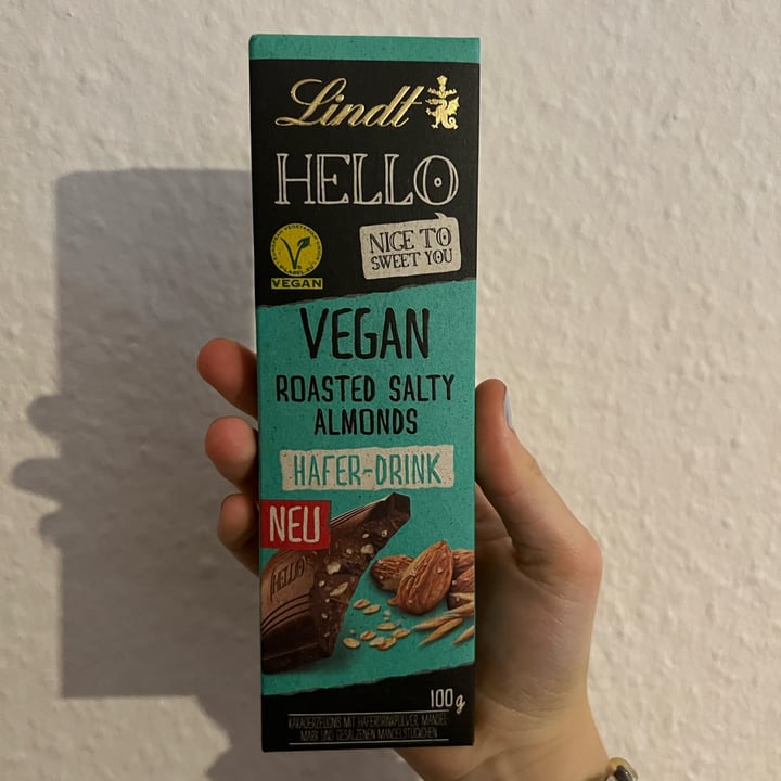 photo of Lindt Hello Vegan Roasted Salty Almonds shared by @holasoymylk on  04 Nov 2021 - review
