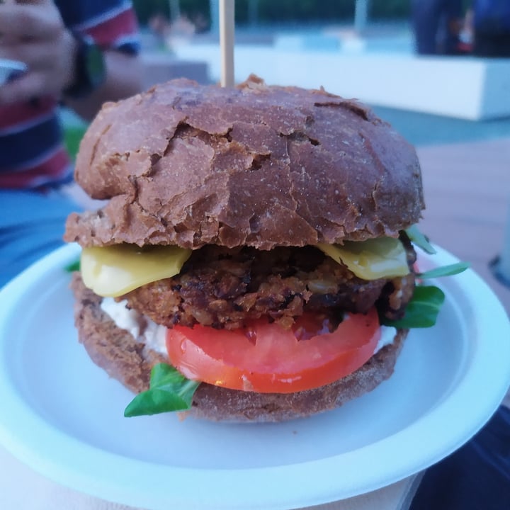 photo of Van Ver Burger Querco shared by @senja on  14 Oct 2021 - review