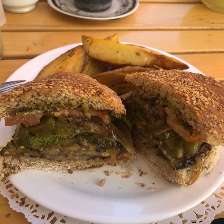 review photo of Blossom Super Sandwich Vegan shared by @stefiics on 22 Feb 2021 - review