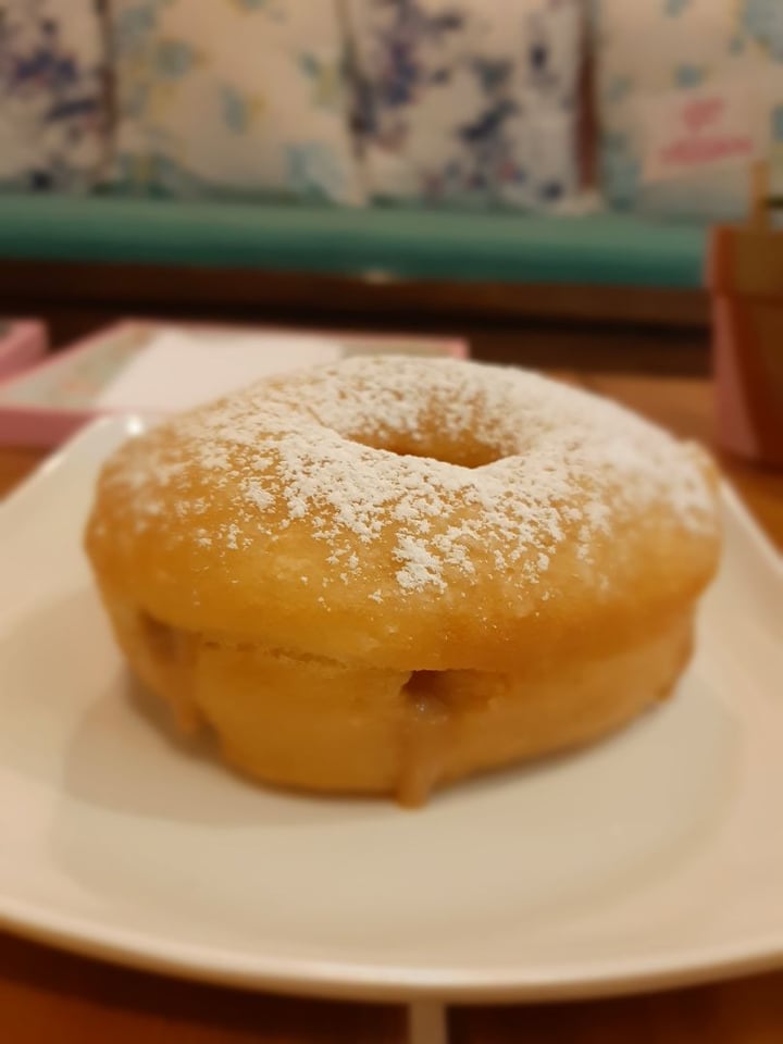 review photo of Frambuesa Pastelería Vegan Dona de arequipe con helado shared by @leitolady on 23 Sep 2019 - review