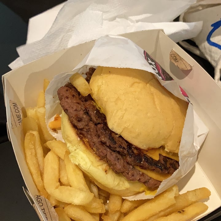 photo of VEGAN FOX Vegmac Burger shared by @notdeku on  23 Sep 2021 - review