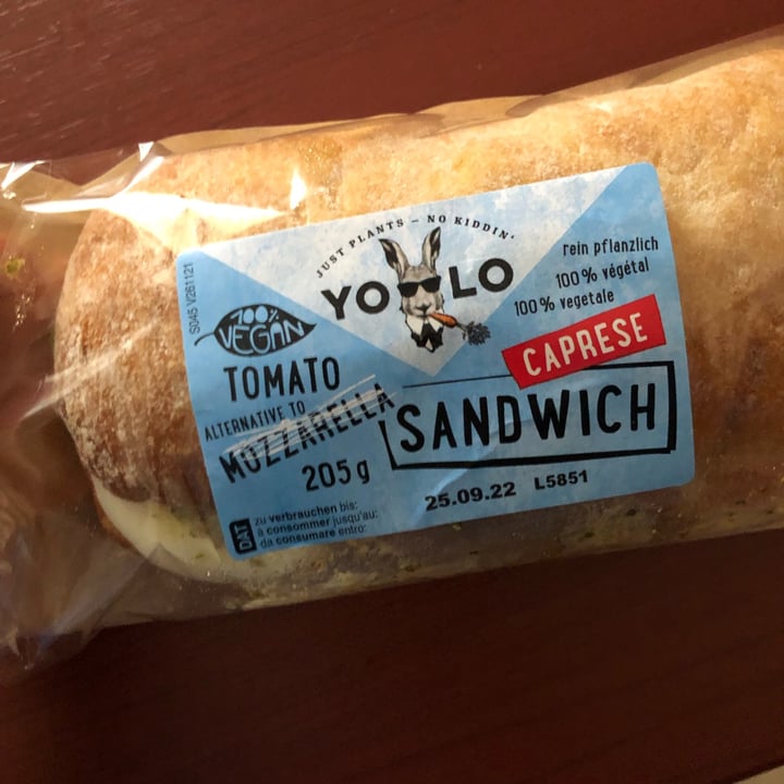 photo of Yolo caprese sandwich shared by @sara1992 on  23 Sep 2022 - review