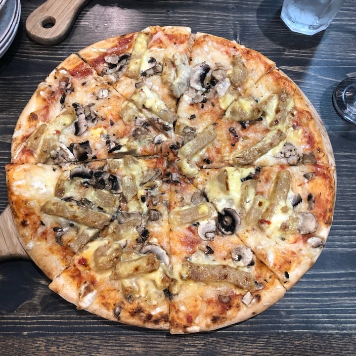 photo of Panarottis Table Bay Vegan Chicken and mushrooms shared by @zsuz on  13 Oct 2021 - review