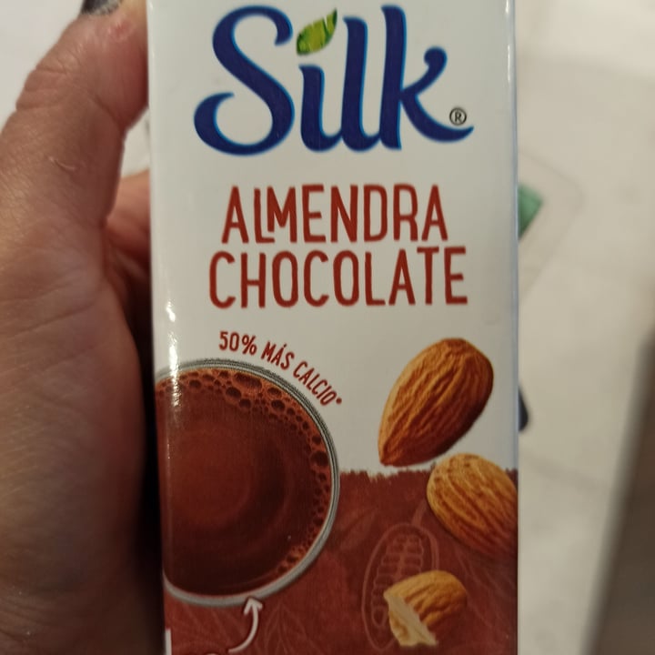 photo of Silk Bebida de Almendra sabor Chocolate shared by @earthling-23 on  01 Aug 2020 - review