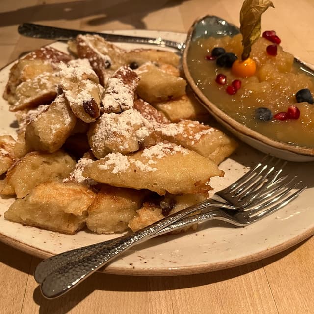 菜肴“Kaiserschmarrn”的照片