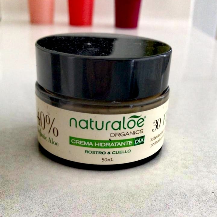 review photo of Naturaloe Organics Crema Hidratante Día shared by @iruarraztiog on 29 Sep 2020 - review