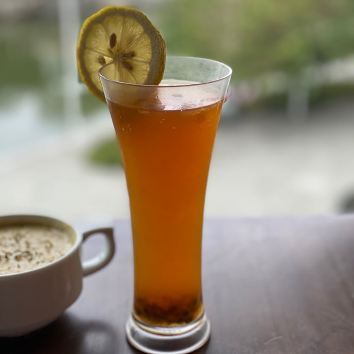 photo of nomVnom Bistro Fresh Lemon Passion Fruit Tea shared by @vegarolyn on  19 Oct 2020 - review
