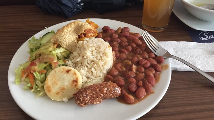 review photo of Alimentos Vegetales Sabyi Bandej paisa Vegan shared by @monicalbm on 19 May 2019 - review