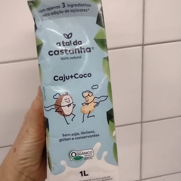photo of A Tal da Castanha Leite de caju + coco (1 litro) shared by @giovana24 on  19 Sep 2022 - review