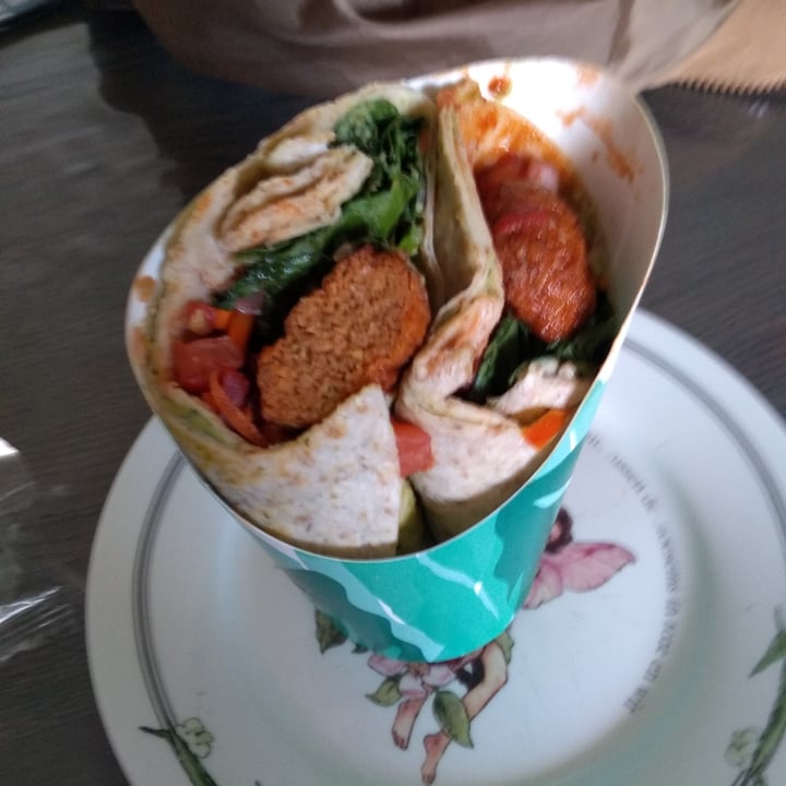 photo of Albert Heijn Wrap falafel tomaat shared by @nicolinebl on  20 Aug 2022 - review