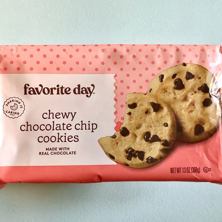 photo of Favorite day Chewy Chocolate Chip Cookies shared by @oliviawzg on  28 Aug 2022 - review