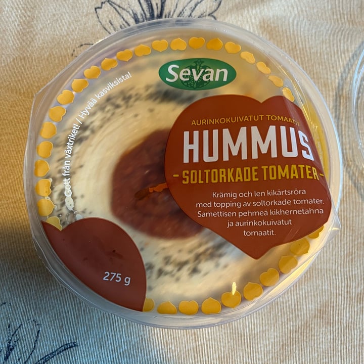photo of Sevan Hummus Soltorkade Tomater shared by @giuliawally on  19 Jun 2022 - review