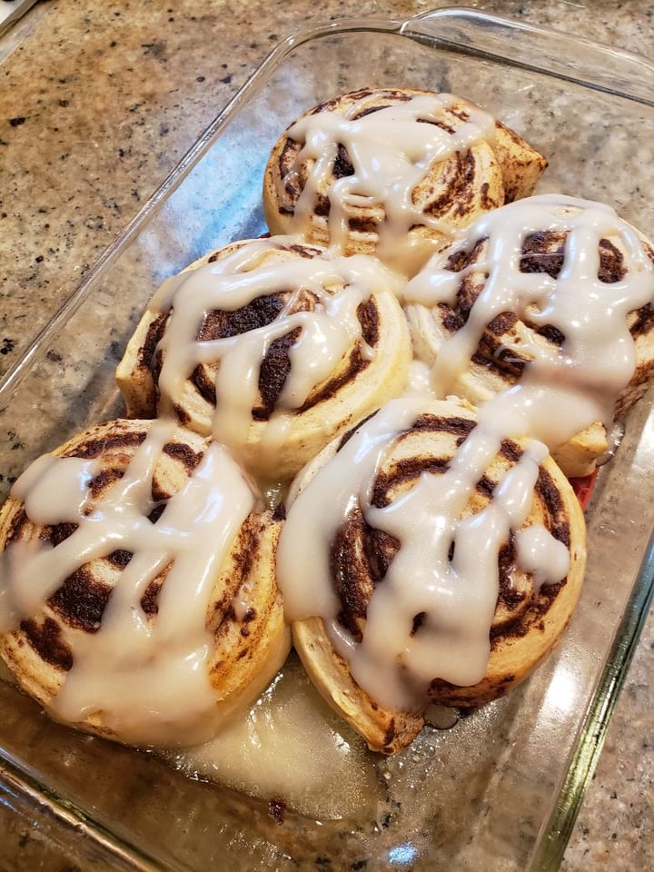 review photo of Annie’s Organic Cinnamon Rolls with Icing shared by @sillylittlevegan on 27 Dec 2019 - review