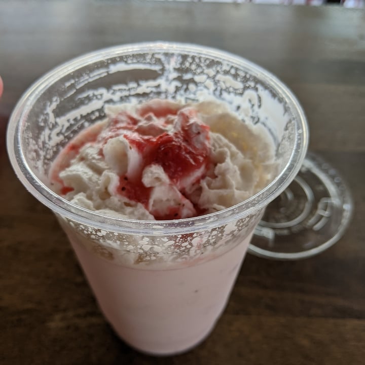 photo of Project Pollo Strawberry Shake shared by @caseyveganforlife on  19 Apr 2022 - review