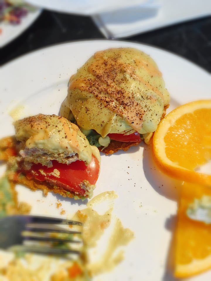 photo of Vegan Hippie-Chick Cafe Avocado Toast Egg-less Benny shared by @envirovegan on  22 Aug 2019 - review