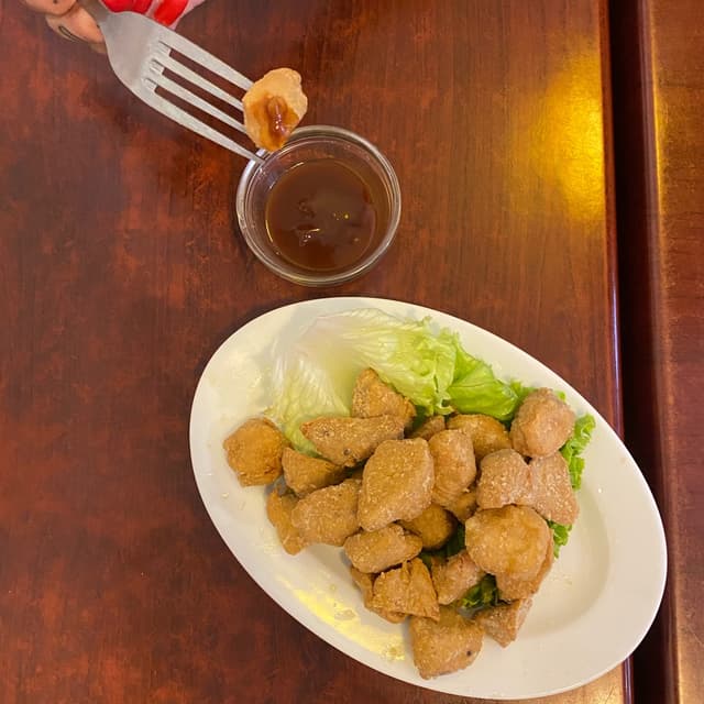 「“poulet” Frit  Gà Lãn Bôt」の料理の写真
