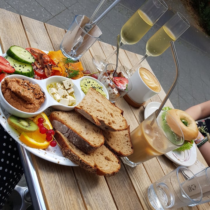 photo of Plant Base Frühstück Platter shared by @anna7777 on  25 Aug 2020 - review