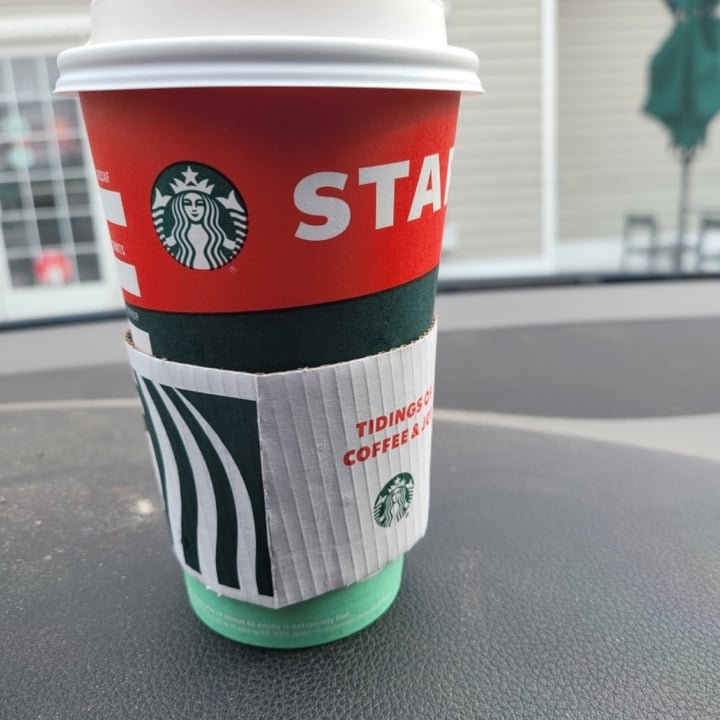 review photo of Starbucks Almond Milk Latte shared by @jkmonterio on 24 Nov 2020 - review