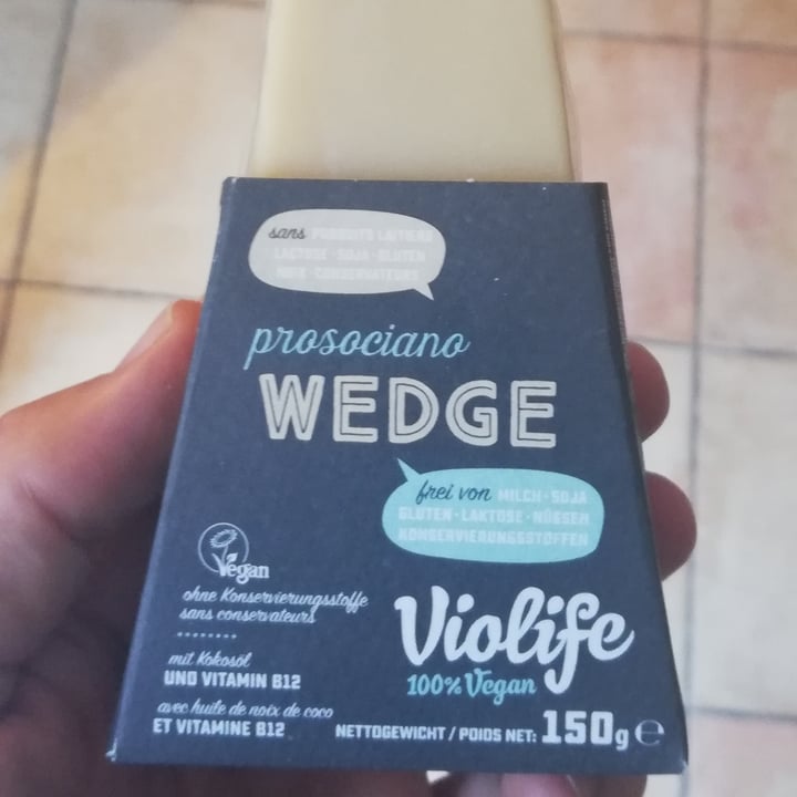 review photo of Violife Prosociano Spicchio shared by @bahoombie on 26 Jun 2020 - review