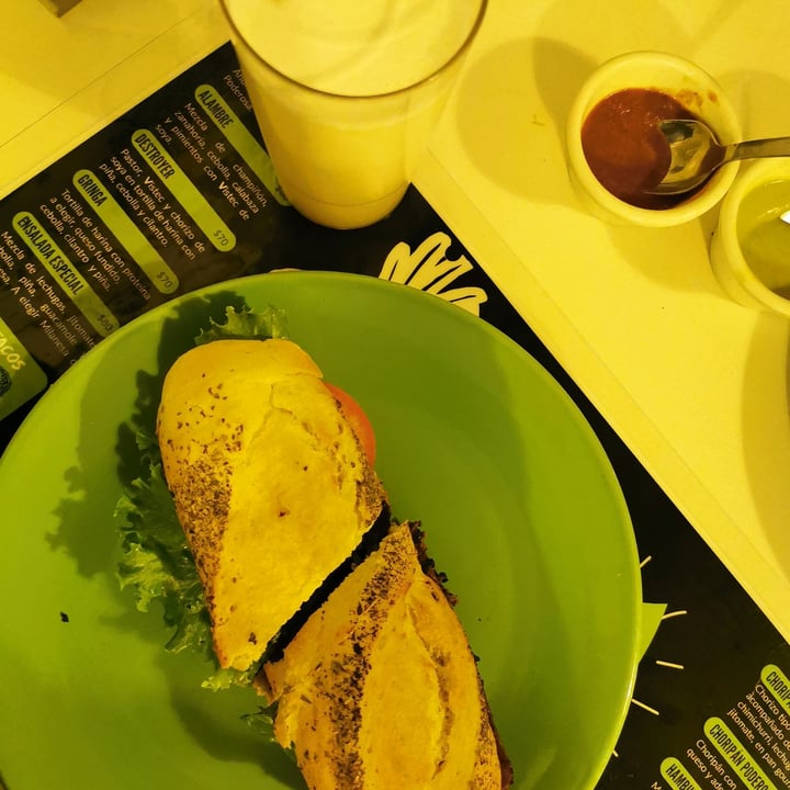 photo of Poderosa Restaurante Vegano Choripan shared by @lauraviolantee on  17 Jan 2022 - review