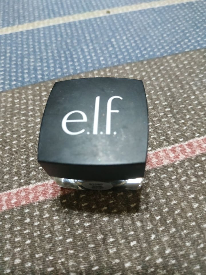 photo of e.l.f. Cosmetics Cream eyeliner-black shared by @maite0904 on  26 Jan 2020 - review