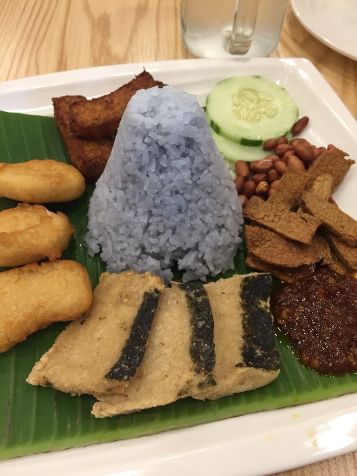photo of Green Ba Vegetarian Restaurant Blue Pea Nasi Lemak shared by @stellaknewit on  01 Sep 2019 - review