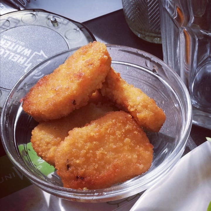 photo of Universo Vegano No chicken nuggets shared by @lucyveg83 on  11 Mar 2022 - review