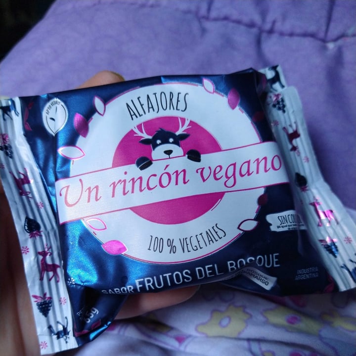 photo of Un Rincón Vegano Alfajor de Frutos del Bosque shared by @maayliza on  06 Dec 2020 - review