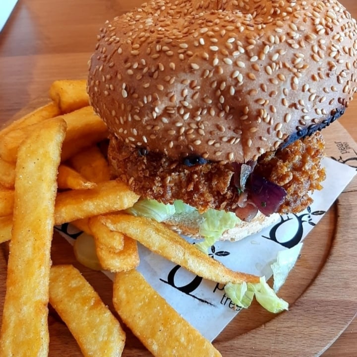 photo of Pear Tree Bistro Seitan chicken burger shared by @rynol on  28 Sep 2021 - review