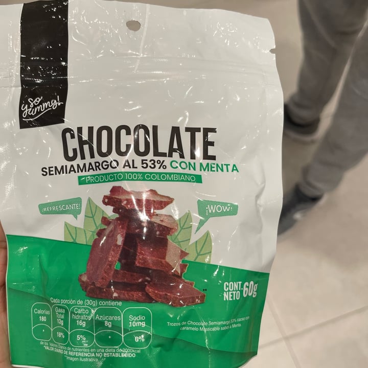 photo of Si yummy Chocolate semiamargo con menta shared by @afxvx on  13 Jan 2022 - review