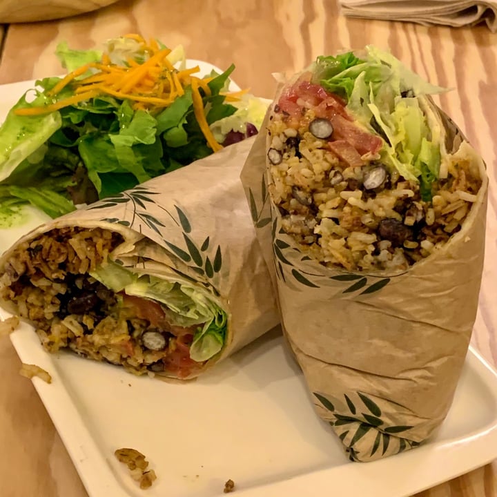 photo of Entre Pedras Café Bar Vegano Durum Burrito shared by @naivoncake on  11 Oct 2020 - review