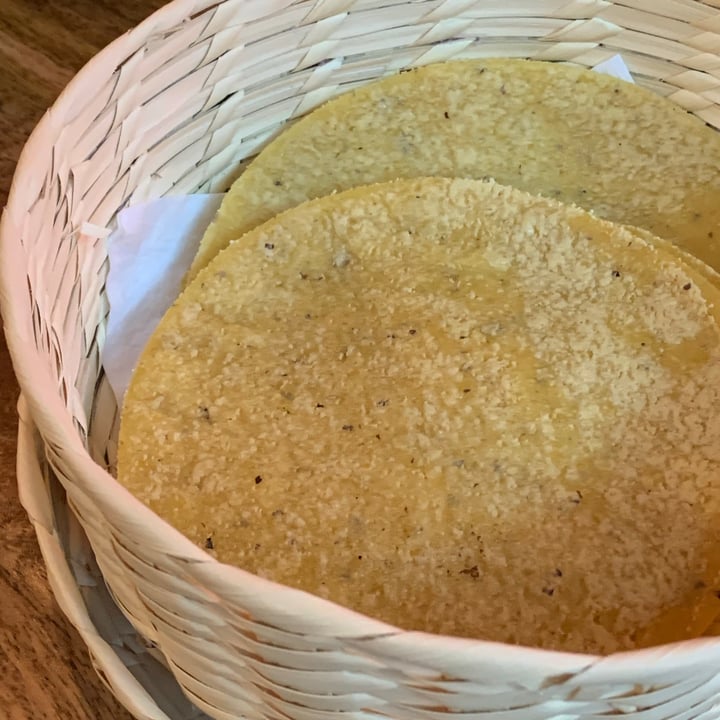 photo of Rincón Mexicano Pontevedra Ración de tortillitas de maíz shared by @naivoncake on  07 Sep 2020 - review
