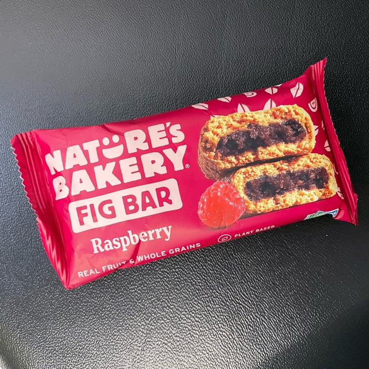 photo of Nature's Bakery Fig Bar Raspberry shared by @natfb on  11 May 2022 - review