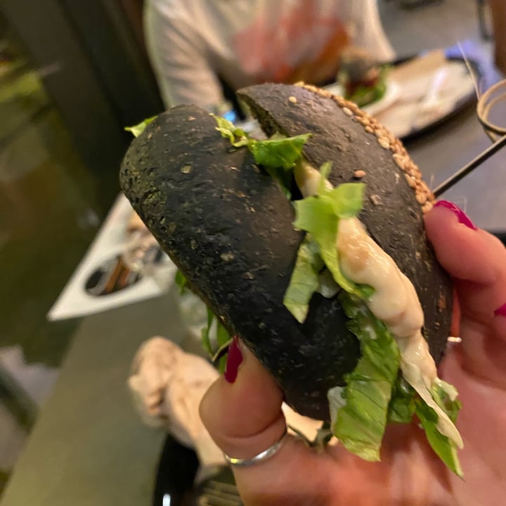 photo of HUG Burger "Batman" shared by @theredhead on  22 Oct 2022 - review