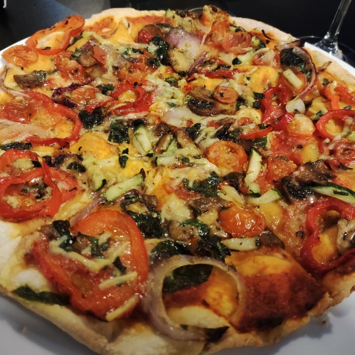 photo of The Royal Bistro Pizza Vegana shared by @esther7 on  29 Aug 2021 - review