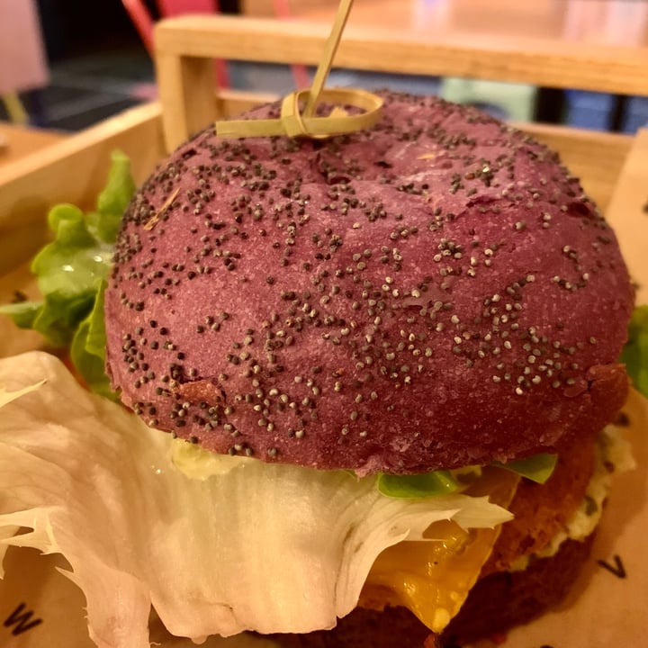 photo of Flower Burger Cheesy Cecio shared by @minkitdori on  25 Mar 2022 - review