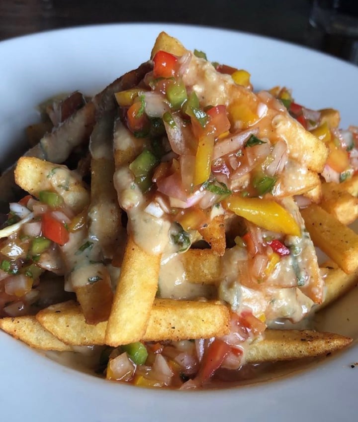 review photo of Roadhouse Cafe Vegan Cheesy Fries shared by @prarthana on 23 Nov 2019 - review