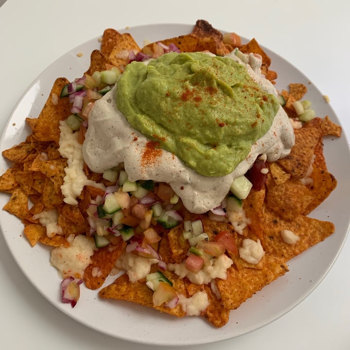 review photo of 2 Sisters East London @ Lé Vegan Café Nachos shared by @jennaacatherine on 26 Jan 2021 - review