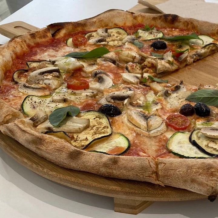 review photo of ISLA PIZZA LA LAGUNA Pizzas veganas shared by @marialopezzglez on 12 Jul 2021 - review