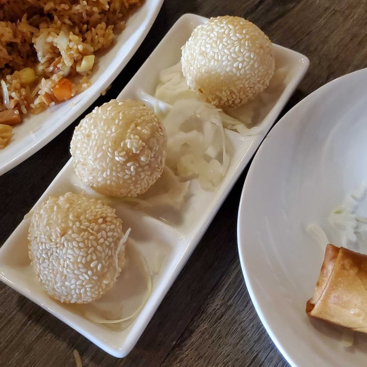 photo of Unit Su Vege Fried Sesame Balls shared by @lucyfoxx on  16 Oct 2022 - review