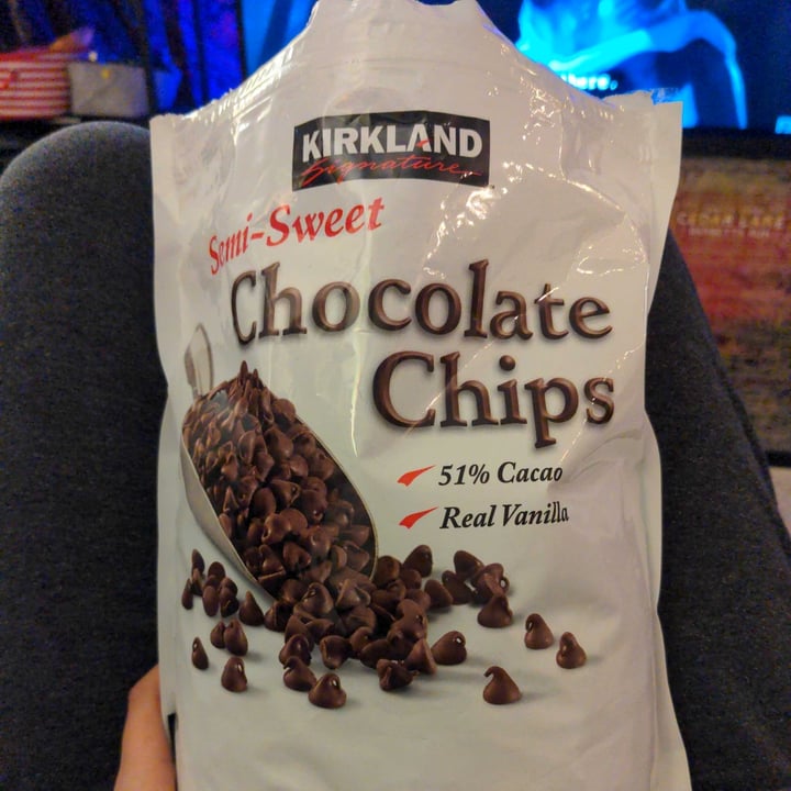 photo of Kirkland Signature Semi-Sweet Chocolate Chips shared by @cassiespanton on  23 Feb 2022 - review