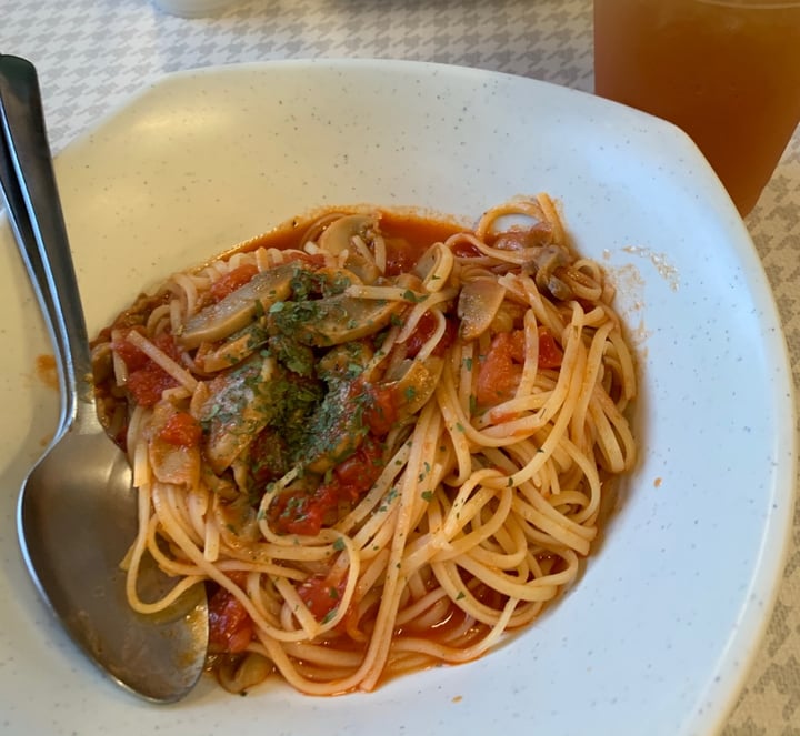review photo of The Tea Party Mushroom, Tomato & Basil Linguine shared by @xiao-mantouu on 04 Nov 2020 - review