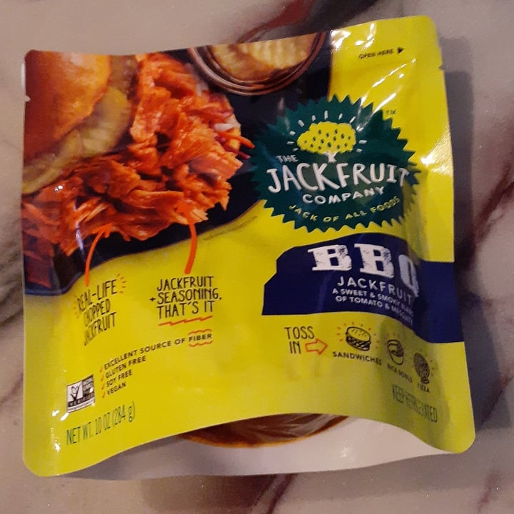 photo of The Jackfruit Company BBQ Jackfruit shared by @heartartichokehearts on  12 Aug 2022 - review