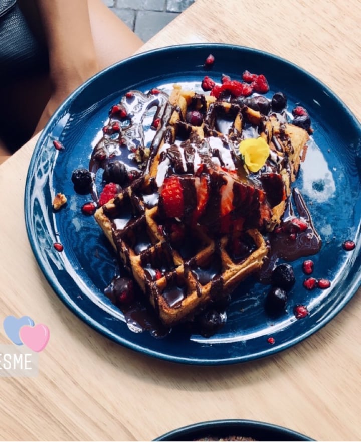 photo of Lexi's Healthy Eatery Chocolate chip vanilla waffles shared by @mayavegan on  06 Aug 2020 - review