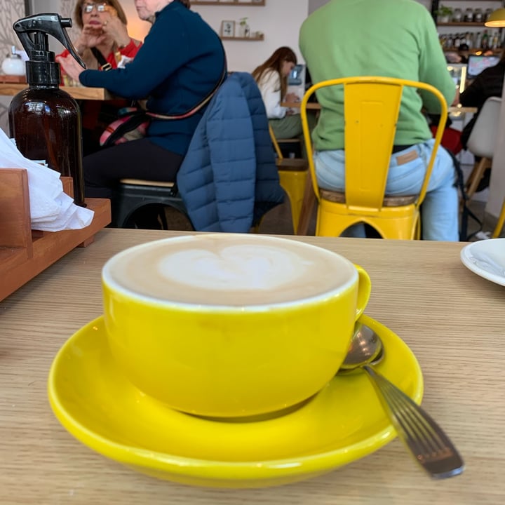 photo of Amelia Café Latte con leche de almendras shared by @sechague on  15 Oct 2022 - review