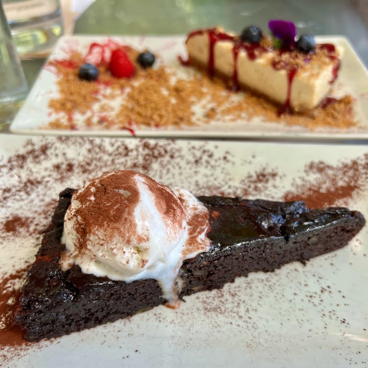 photo of Roots & Rolls Cheesecake shared by @rikesh on  31 Aug 2022 - review