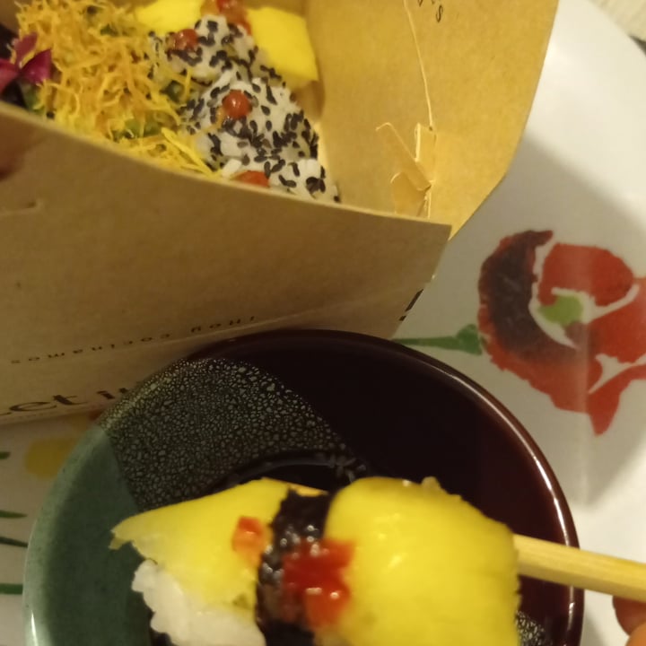 photo of Let it V - Vegan Sushi 16 piezas Hey Jude shared by @malalafontan on  16 Jan 2022 - review